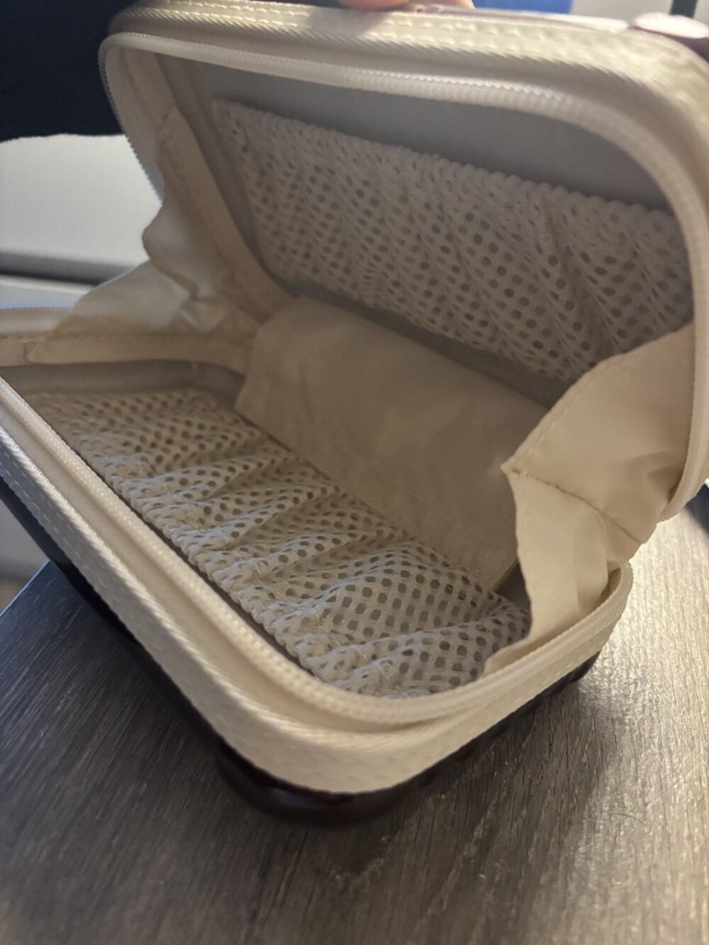 RIMOWA x EVA Air First Class Amenity Kit in Carmona Red-Case Only - Picture 3 of 4